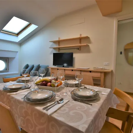 Duomo Mansarda By Interhome *