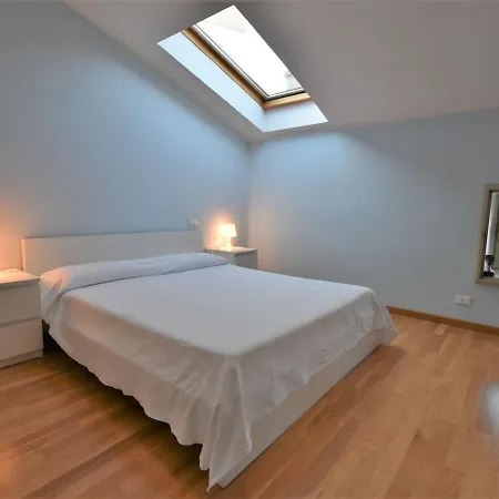 Apartmán Duomo Mansarda By Interhome Iseo