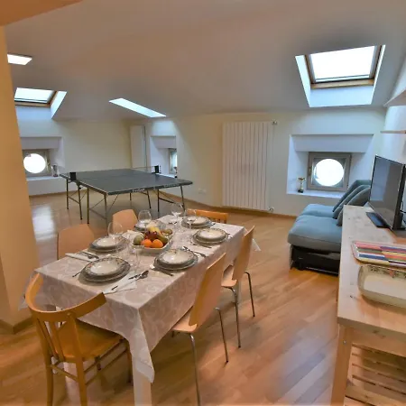 Apartmán Duomo Mansarda By Interhome *