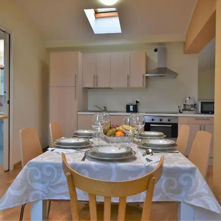 Apartmán Duomo Mansarda By Interhome Iseo