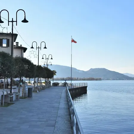 Apartmán Duomo Mansarda By Interhome Iseo